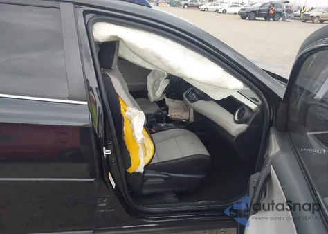 2017 Toyota Rav4 Hybrid Xle z USA, uszkodzony, nr VIN JTMRJREV7HD073254